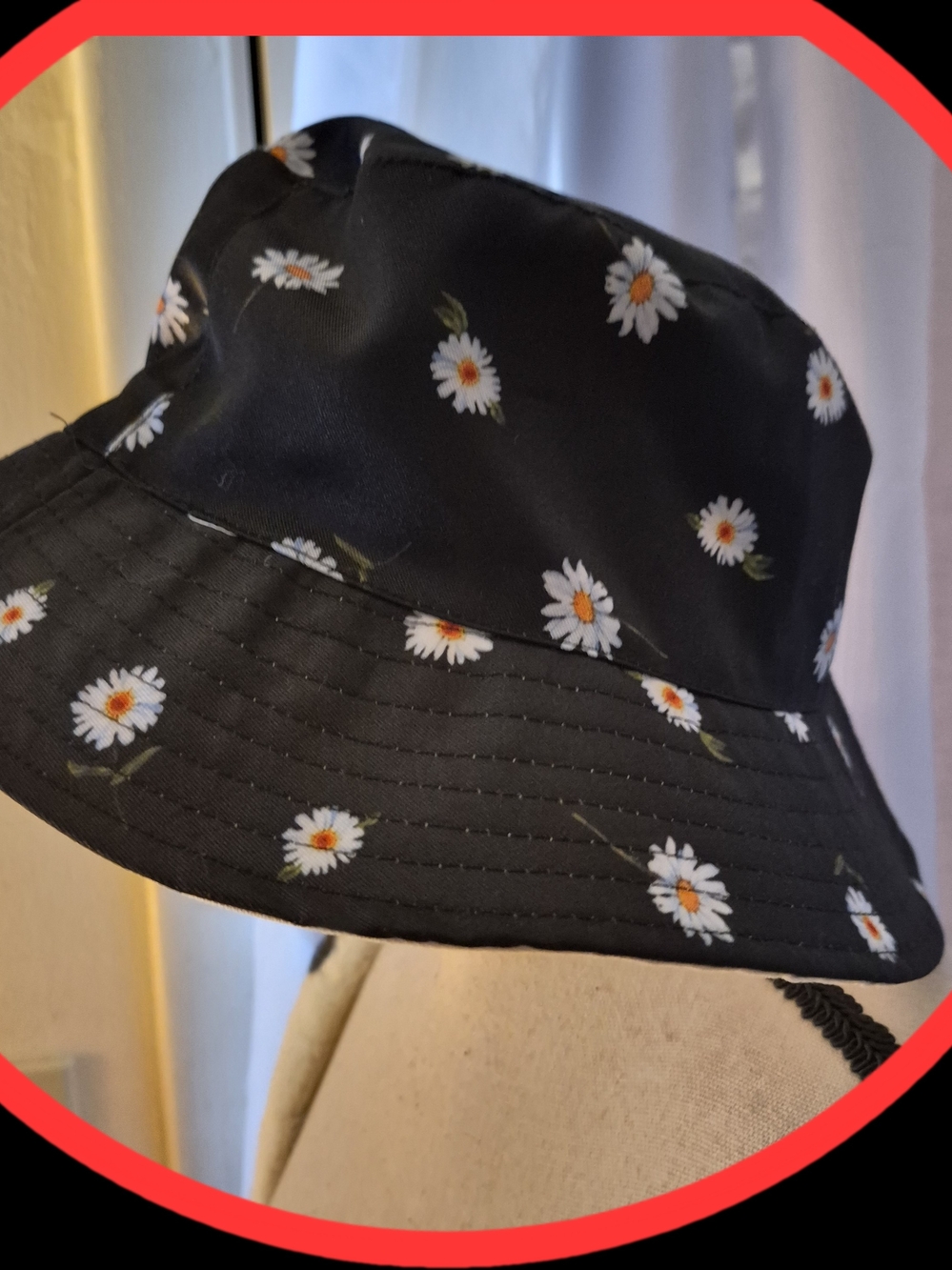 NWTS Alice + Olivia Reversable White/Black Bucket Hat by Stacey Bendet
